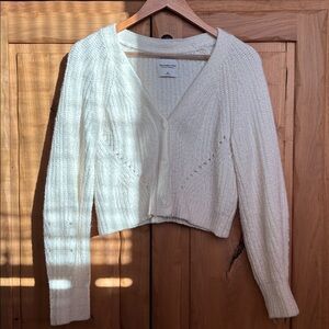Abercrombie & Fitch Women's Textured Cropped V-Neck Cardigan in White Size XS